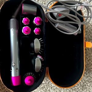 Dyson hair wrap for sale. Used sparingly - prefer curling iron.